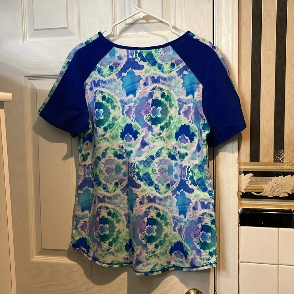 Scrubstar Blue Green Tie Dye Scrub Top - Picture 4 of 4